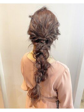 ロア 福岡天神本店(LORE) 編みおろしアレンジ