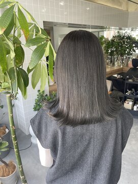 ティティ(TiTi) ブリーチなしカラー×透け感グレージュ[TiTi_栗林れい]