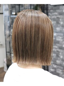 ウィスカーヘアー(whisker hair) ハイライトカラー　ベージュ　白髪ぼかし