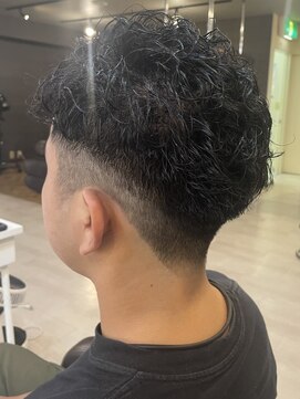 トモズヘアデザイン(Tomo's Hair Design) メンズパーマ フェードスタイル