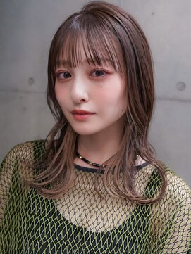 ギークス(GEEKS) 【GEEKS渋谷】伸ばしかけロング/顔周りレイヤー/冬カラー/透明感