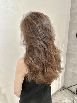 アクション 心斎橋店(ACTION) 20代30代大人可愛いレイヤーカット　くすみベージュ　韓国ヘア