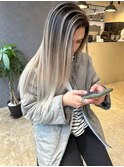 contrast white balayage