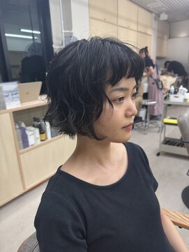 トワ バイ リンネ(Towa by Lin’ne) ショートボブ×スパイラルパーマ