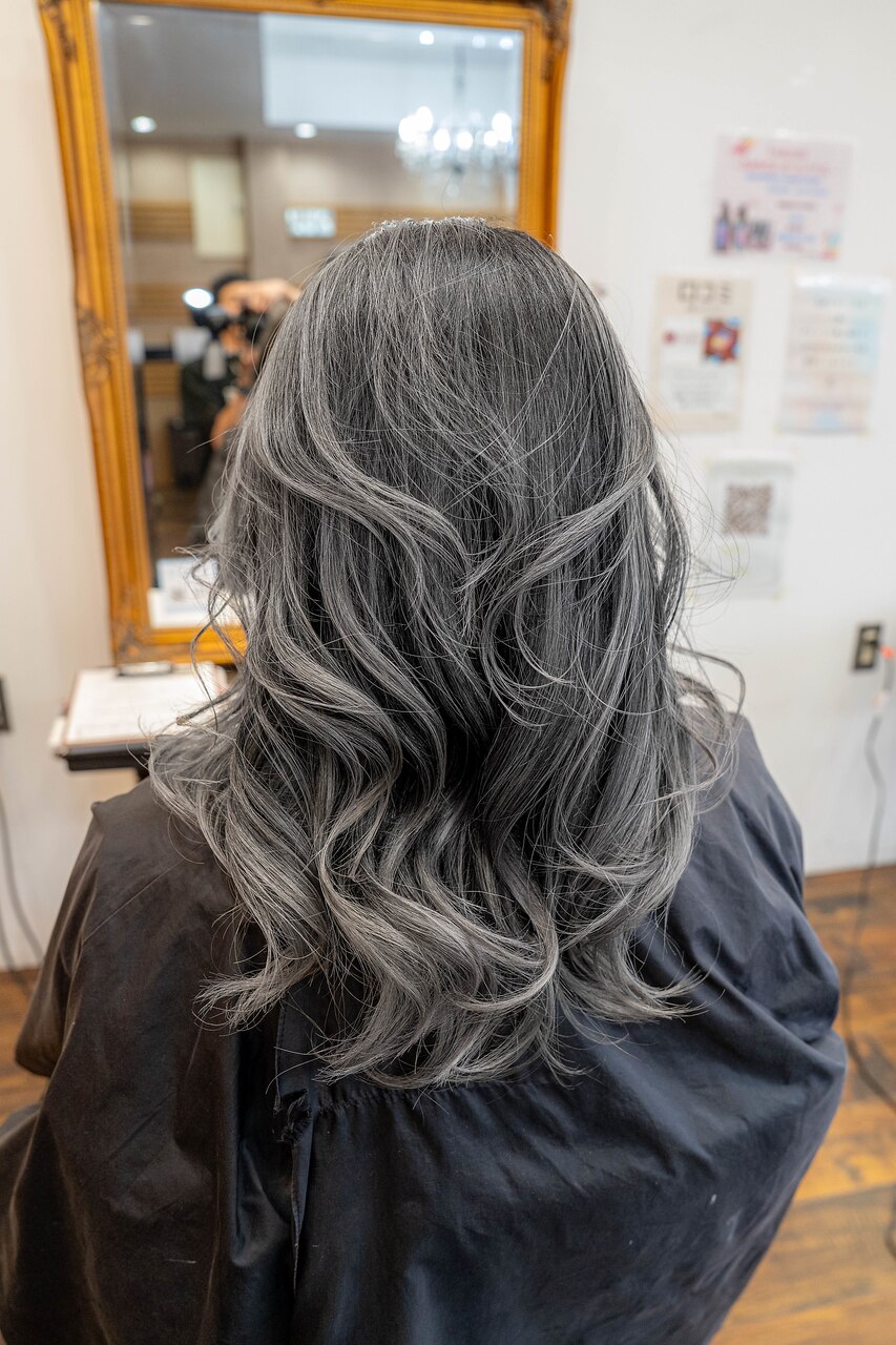 2026年秋】ロング グレーアッシュの髪型・ヘアアレンジ｜人気順