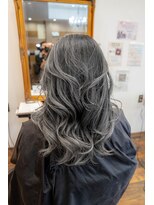 ヘアーメイク ダンス(hair make DANCE)&nbsp;エアータッチバレイヤージュセミロング グレーアッシュ