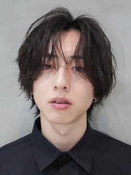 バイフィフス 原宿/表参道(by fifth) 原宿ニュアンスパーマ毛流れセンターパートウルフカット刈り上げ
