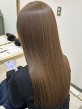 大人気「Aujua（オージュア）」トリートメントで、繰り返すほど定着する美髪へ！ 
