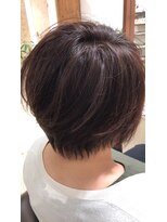 ルーツヘアー(Roots hair) 前下がりショートボブ