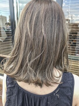 メイヘア(May Hair) 外ハネのハイライトベージュ