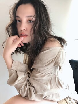 ヌイ 横浜(nui) オリーブアッシュ_ブランジュネイビーカラーダブルバング