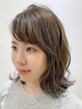 エガク(egaku) レディース 外ハネミディアム