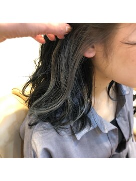 ミルク(MILK) イヤリングカラー＊ホワイトグレー