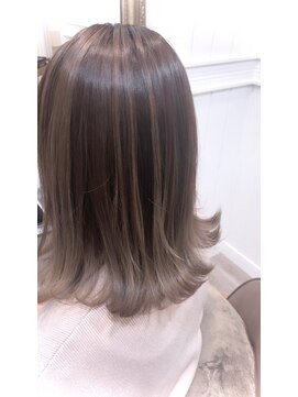 ロアールメイ(LOAOL mei) 【バレイヤージュ】ナチュラルミルクティーカラー伸ばしかけボブ