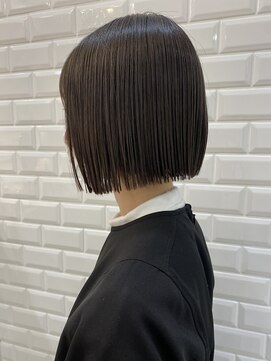 リルミー(Lilme) 前下がりパツッとミニボブ 原田