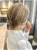 ユニセックス耳だしショートuウルフペールピンクベージュ