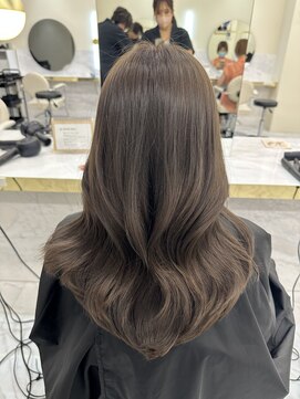 シェノン サントル(CHAINON CENTRE) グレージュカラー/シルキーベージュ/斜めバング[梅田/大阪]