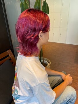 ナンバー 秋田店(N°) ビビッドなpinkカラー