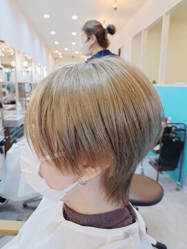 ジャム オードリー(Jam Audrey) 白髪ぼかし×ハンサムショート