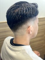ワイルドビジネススタイルかっちりスキンフェード七三