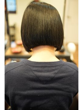 ノラキチジョウジ(NORA KICHIJOJI) 切りっぱなしボブ外国人風カラー暗髪耳かけストパー髪質改善