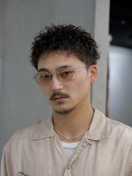 フィフス トウキョウ (fifth TOKYO) 渋谷スパイキーパーマツイストスパイラルパーマ短髪アップバング