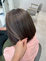 ブラット(BRAT)&nbsp;大人シアーベージュミニウルフボブミディアムレイヤー