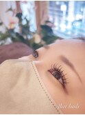 束感まつげで、トレンド感のあるぱっちりeye