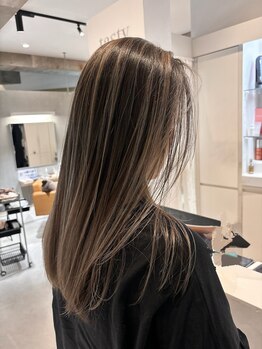 テイスティテラス(tasty terrace)の写真/【三国ケ丘★徒歩1分】カラーリスト在籍で髪質を見極めたカラーが◎あなたの髪質に合わせて薬剤をセレクト