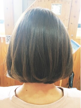 ララテラス(LaLa Terrace) ～LaLa Terrace流～カーキアッシュ×大人ナチュラルボブ