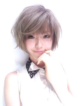 アルマヘア(Alma hair) ペールトーンのショートボブ