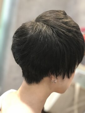 クシュ 所沢東口店(kusyu...) カーキグレージュマッシュショートボブフェザーバングヘナ(所沢)
