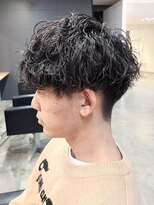 ニアウ 伊勢崎連取店(Niau)&nbsp;刈り上げマッシュ波巻きツイストスパイラルパーマメンズショート