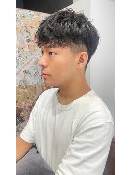 カルナ バイ エルモ(calna by ELMO) スーツ短髪ツーブロック束感モテる黒髪シークレットパーマ流行