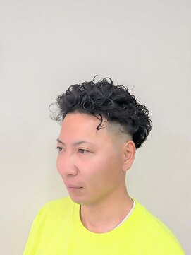 ヘアーソユーズ(HAIR SOYUZ) 無造作スキンフェードスタイル