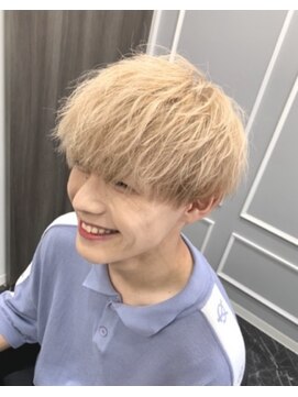 アッドバイケーツー 心斎橋(add by k-two Men's) ホワイトベージュ/刈り上げマッシュ