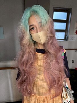 イェッカ パビル(YECCA pabil) 水色と毛先ピンクのカラー