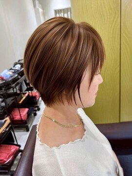 ソシエ 山陽姫路店 ハイライトで叶える軽やか大人ショート