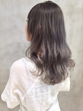 リルア 博多(LIRUA) グレーホワイト