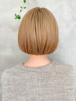 テトヘアー(teto hair) 前下がりボブ、ブロンドベージュ、黒染め履歴あり