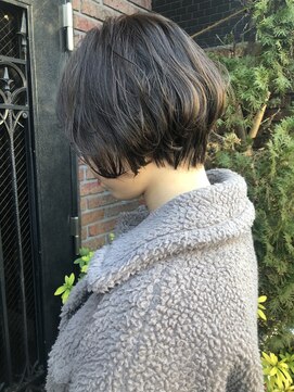 メルト 吉祥寺(melt) 【melt】ラフなワンカールパーマ 大人ショートボブ 透明感カラー