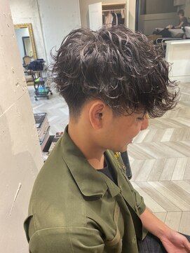 エル(EL by green) 【YUKI】前下がりマッシュ×スパイラルパーマ×刈り上げ