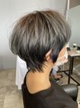 グリッター(GLITTER)&nbsp;サロンワークでは、ショート×ハイトーンの顧客様が多いです。