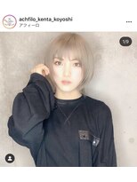 アフィーロ(ACHFILO) 岡田奈々髪型 人気ショートヘア ホワイトミルクティーベージュ
