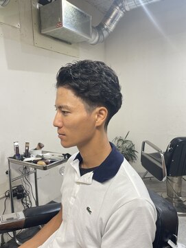 メリケンバーバーショップ フクオカ(MERICAN BARBERSHOP FUK) ローフェードショートパーマ