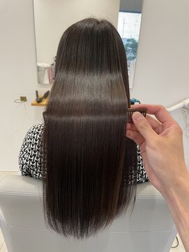 プリュム(Plume) 艶髪ストレート