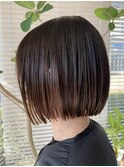 小顔切りっぱなし大人ボブ