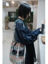 フェイヴィーズ(FavyS)&nbsp;フォルムと質感がいいアゴライン切りっぱなし ミニボブ