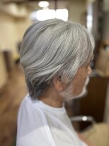 ヘアーメイクプシュケ 綺麗なシルバーヘア