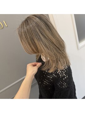 フリーシャ(freesha) 【大野千尋】地毛ハイライトカラー